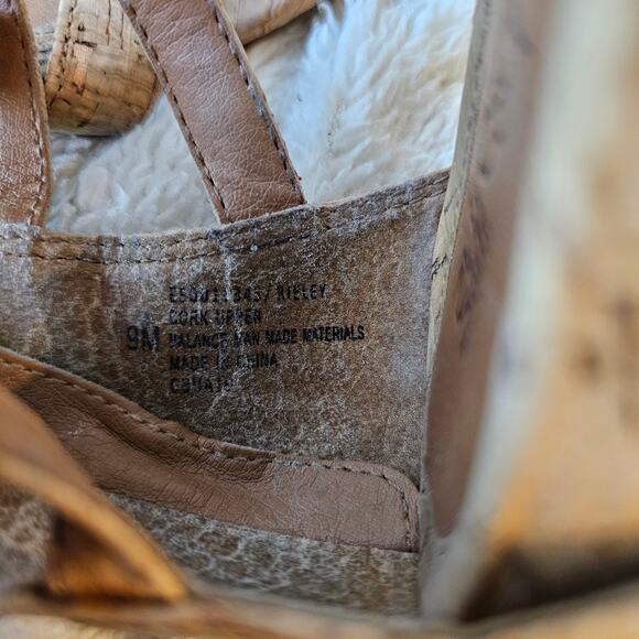 Eürosoft by Söfft Women's Baby Rieley Back Zip Cork Wedge Sandals‎ Size 9M Tan - Picture 6 of 6